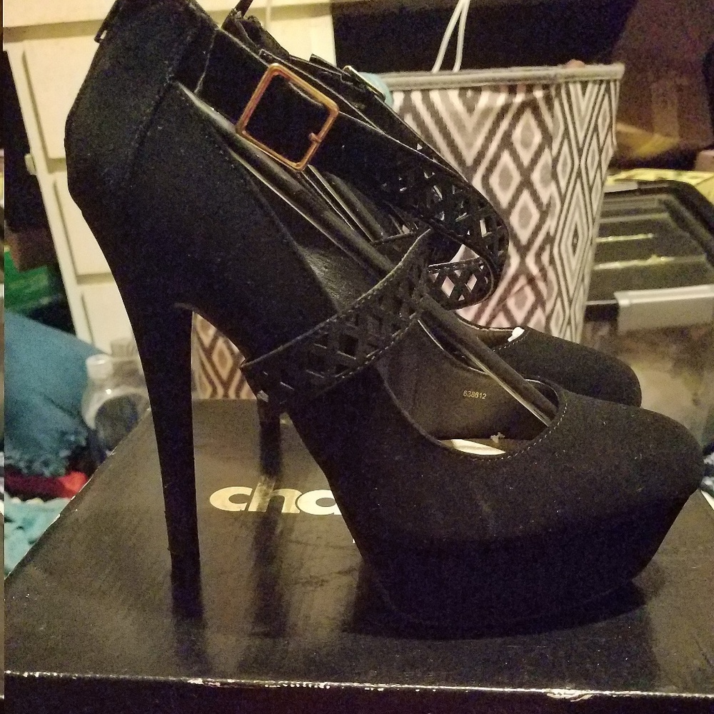 Black Criss Cross Pumps
